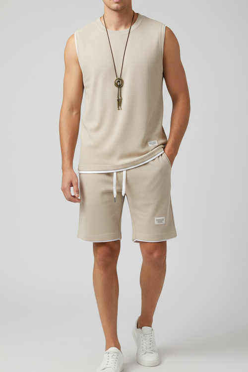 Ensemble beige sur mannequin